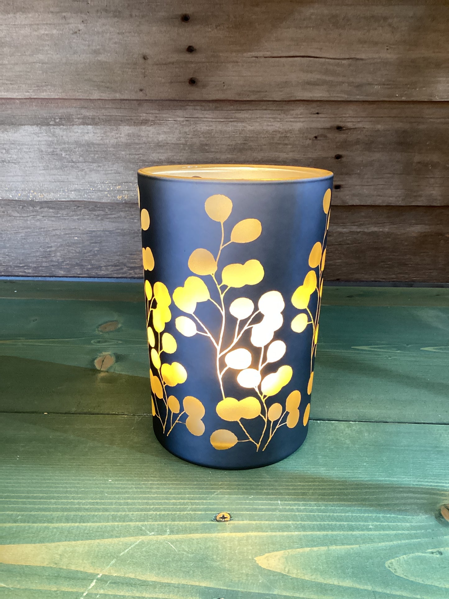 Blue Floral Hurricane (lg)