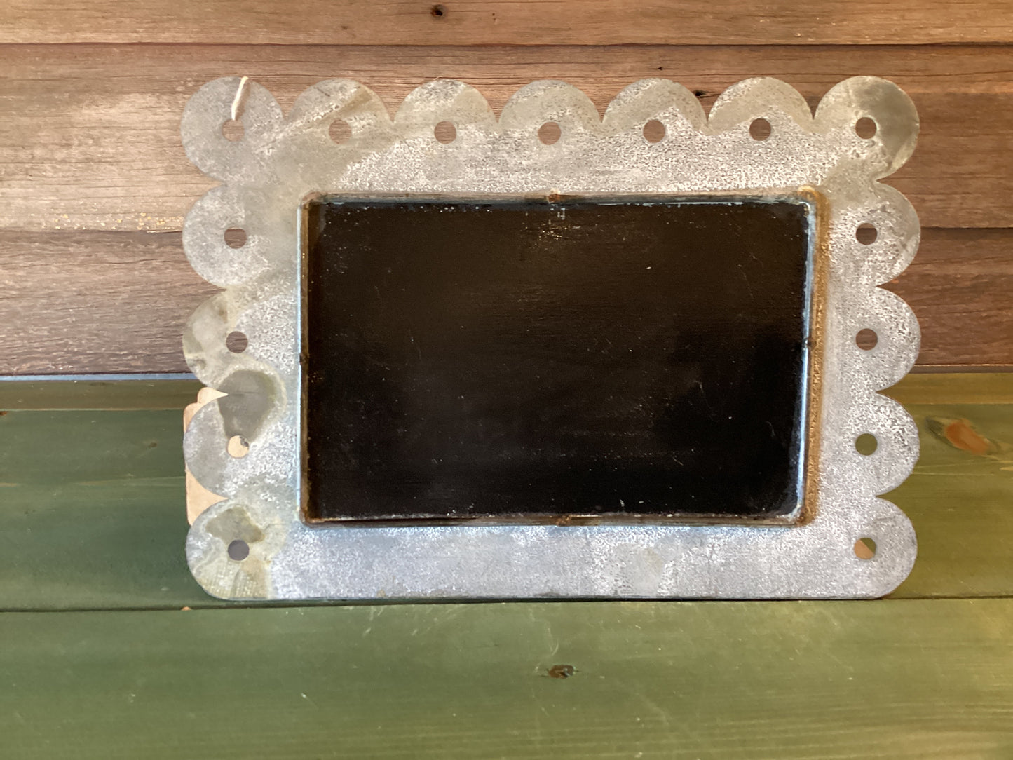 Horizontal Scalloped Chalkboard