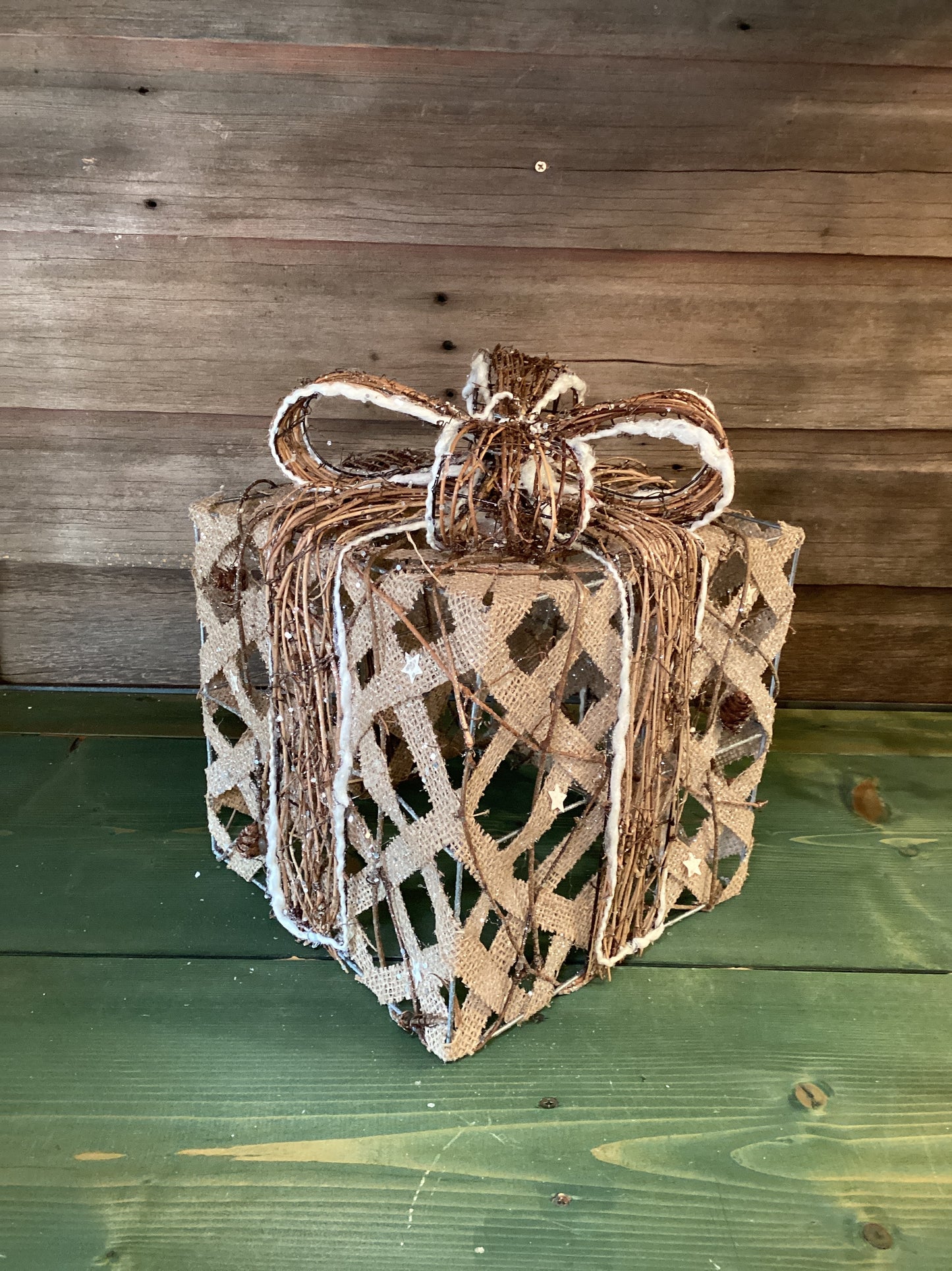 Burlap Giftbox w/ Stars (lg)