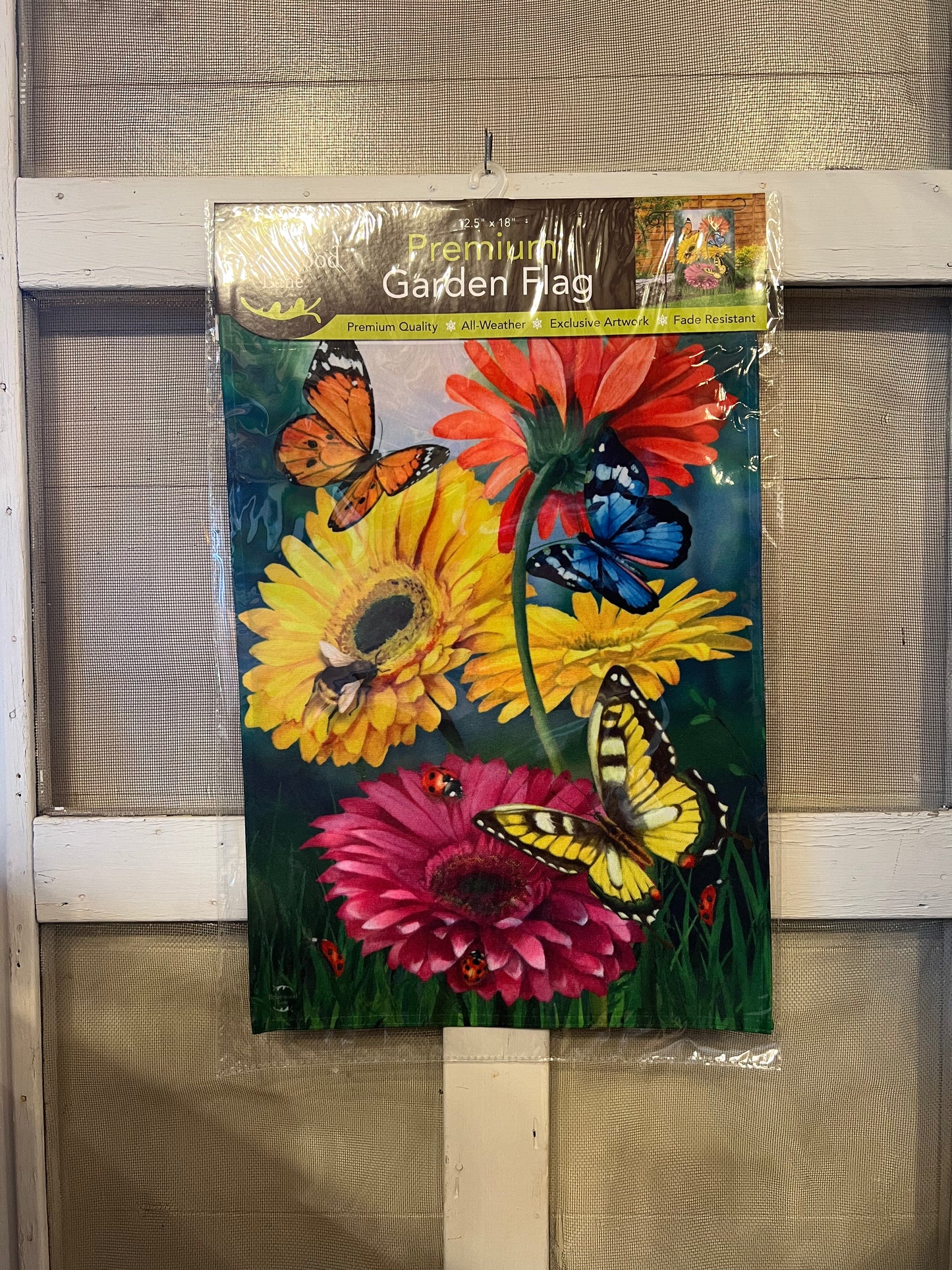 Garden Flag Butterflies & Daisies