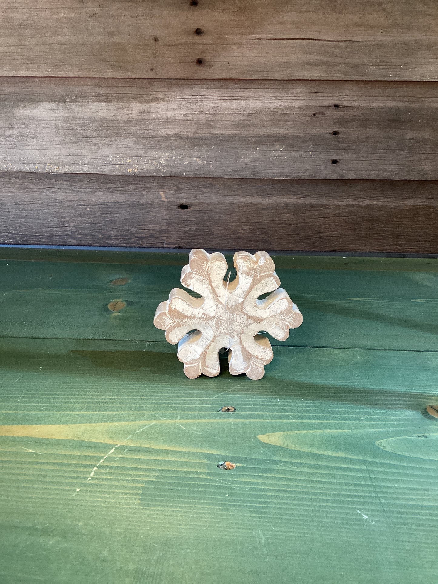 Snowflake Whitewashed Wood (sm)