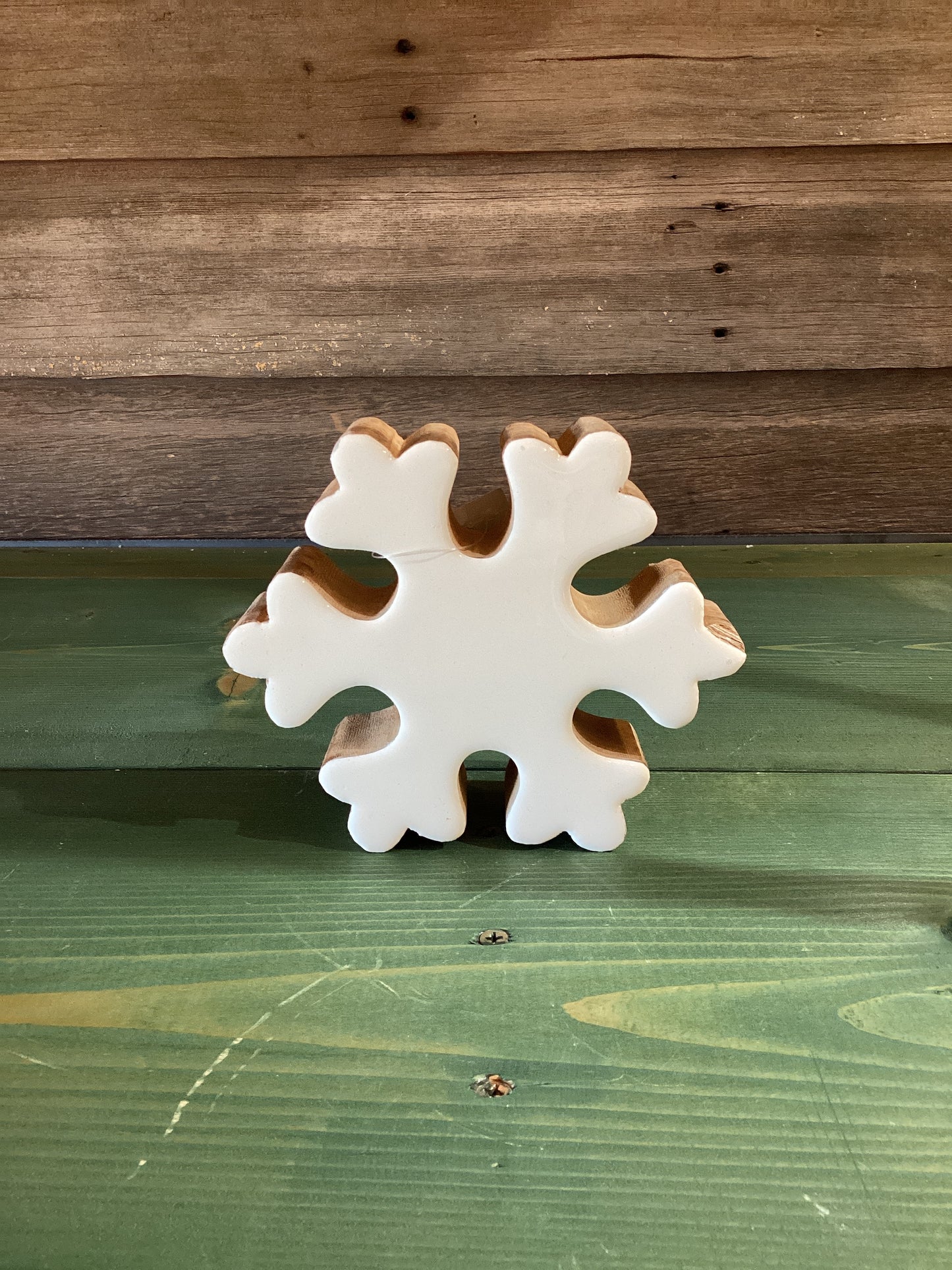 Enamel/Wood Thick Snowflake (med)