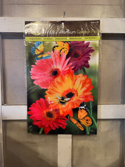 Garden Flag Gerber Daisy