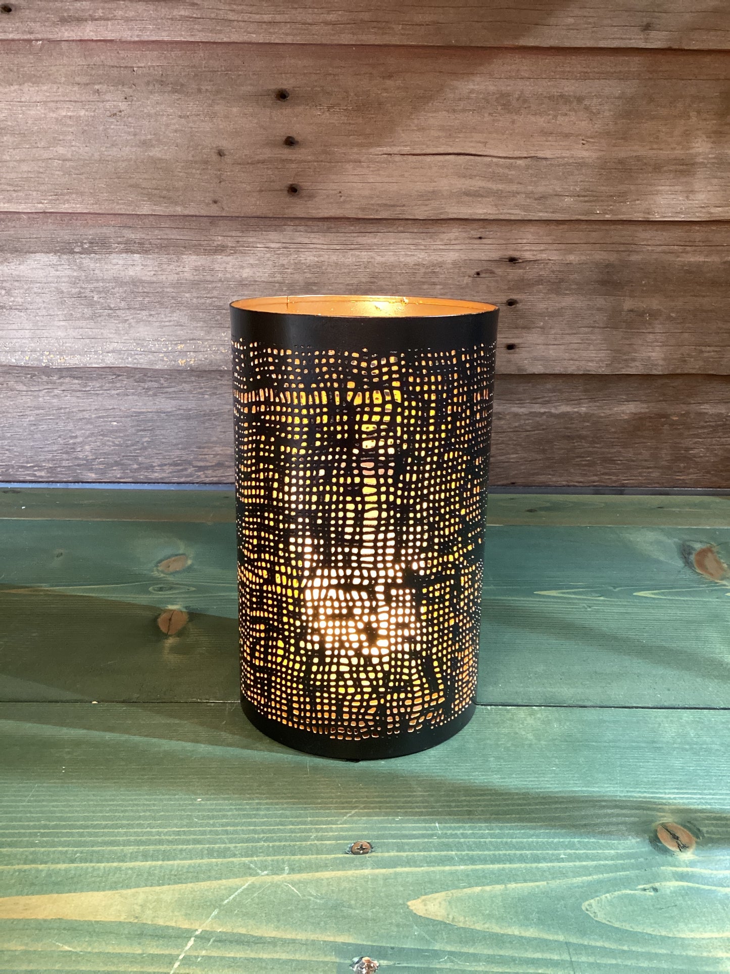 Black & Gold Metal Hurricane (lg)