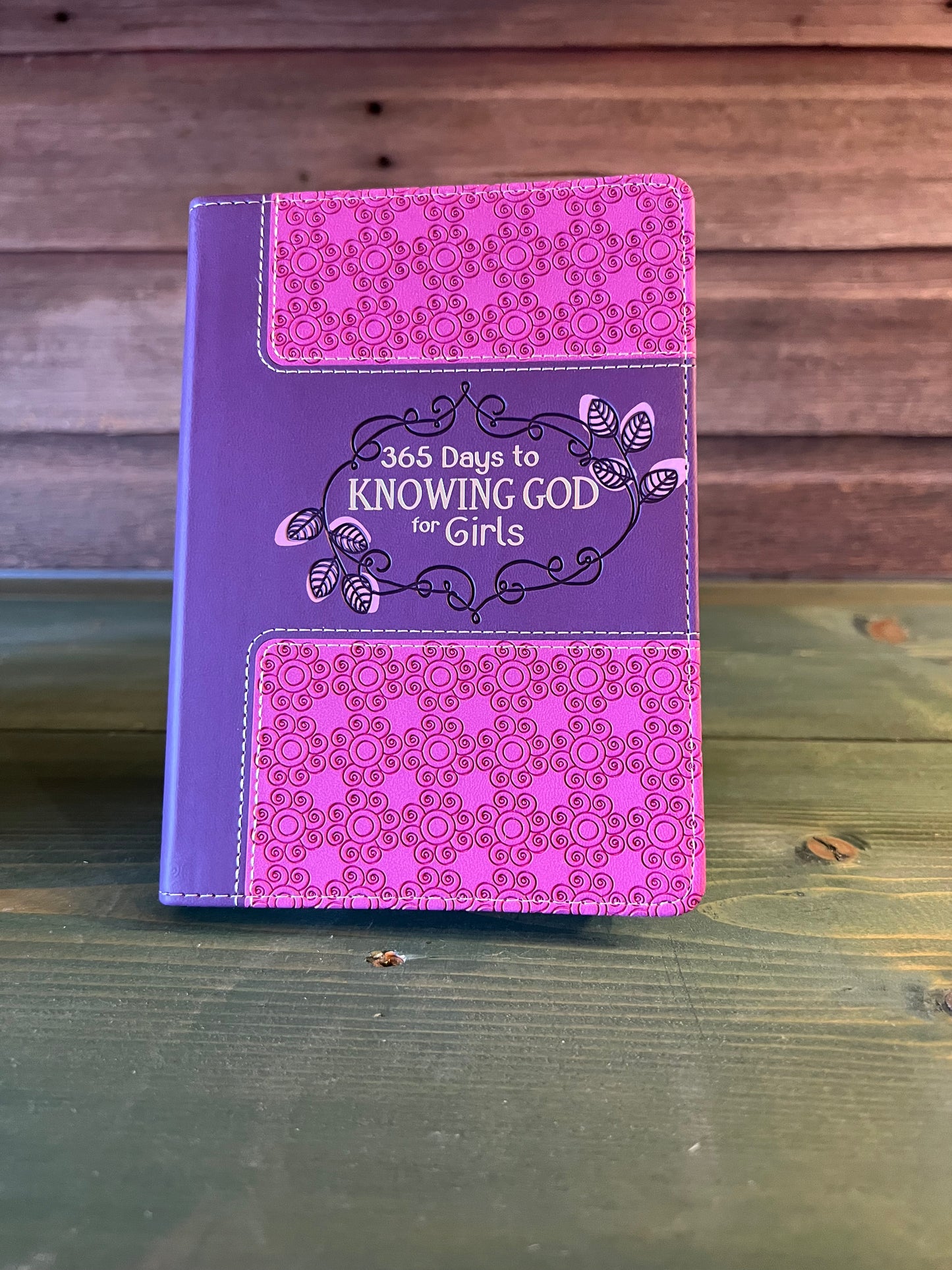 365 Days to Knowing God for Girls