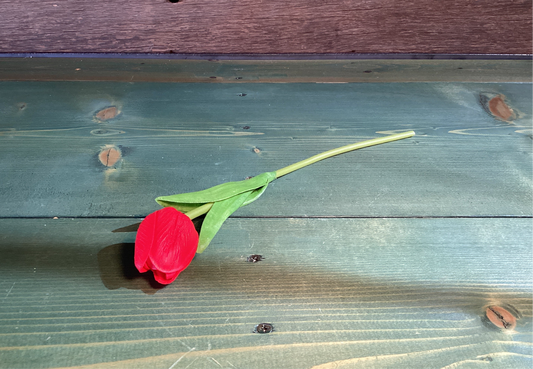 Feel Real Red Tulip