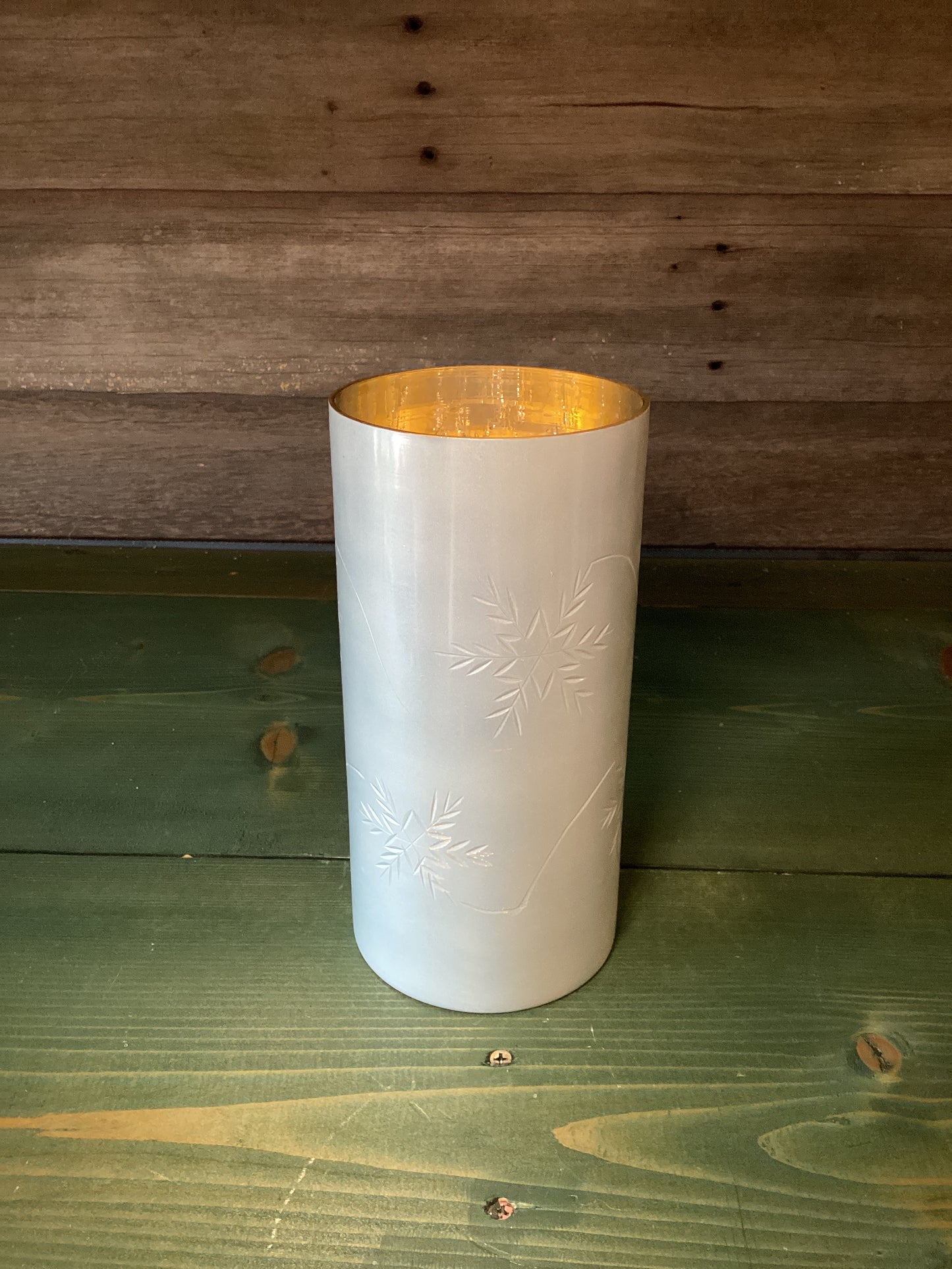 Etched Snowflake Hurricane (med)