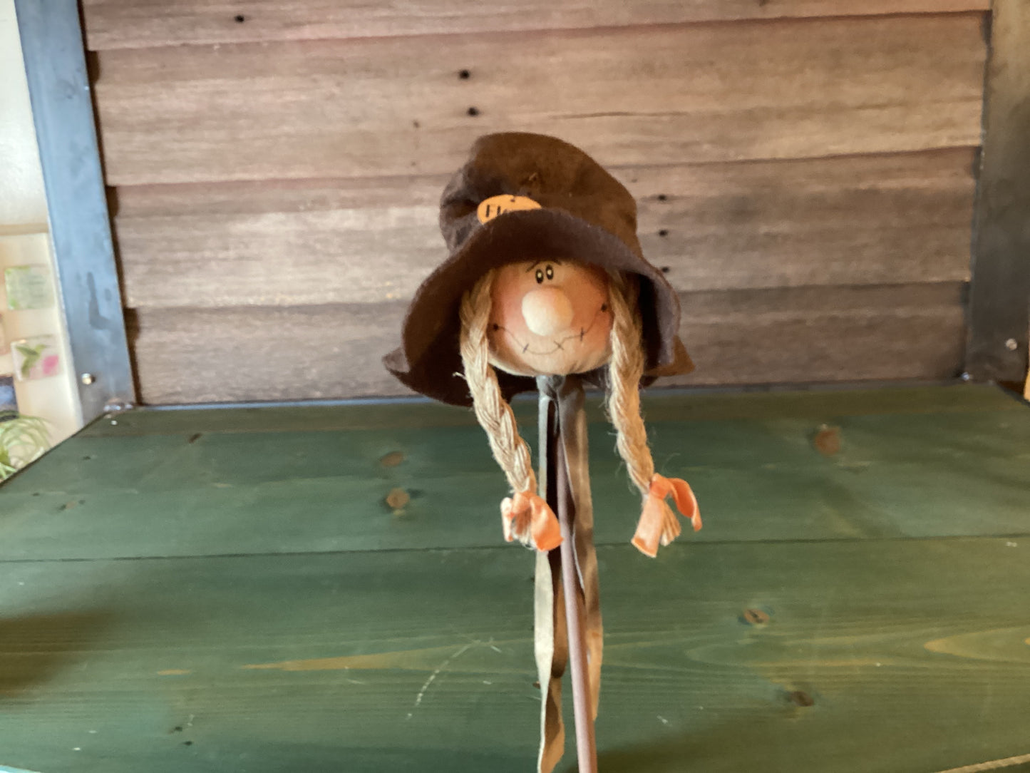 Scarecrow on a Stick Flora, Boswell, Decker