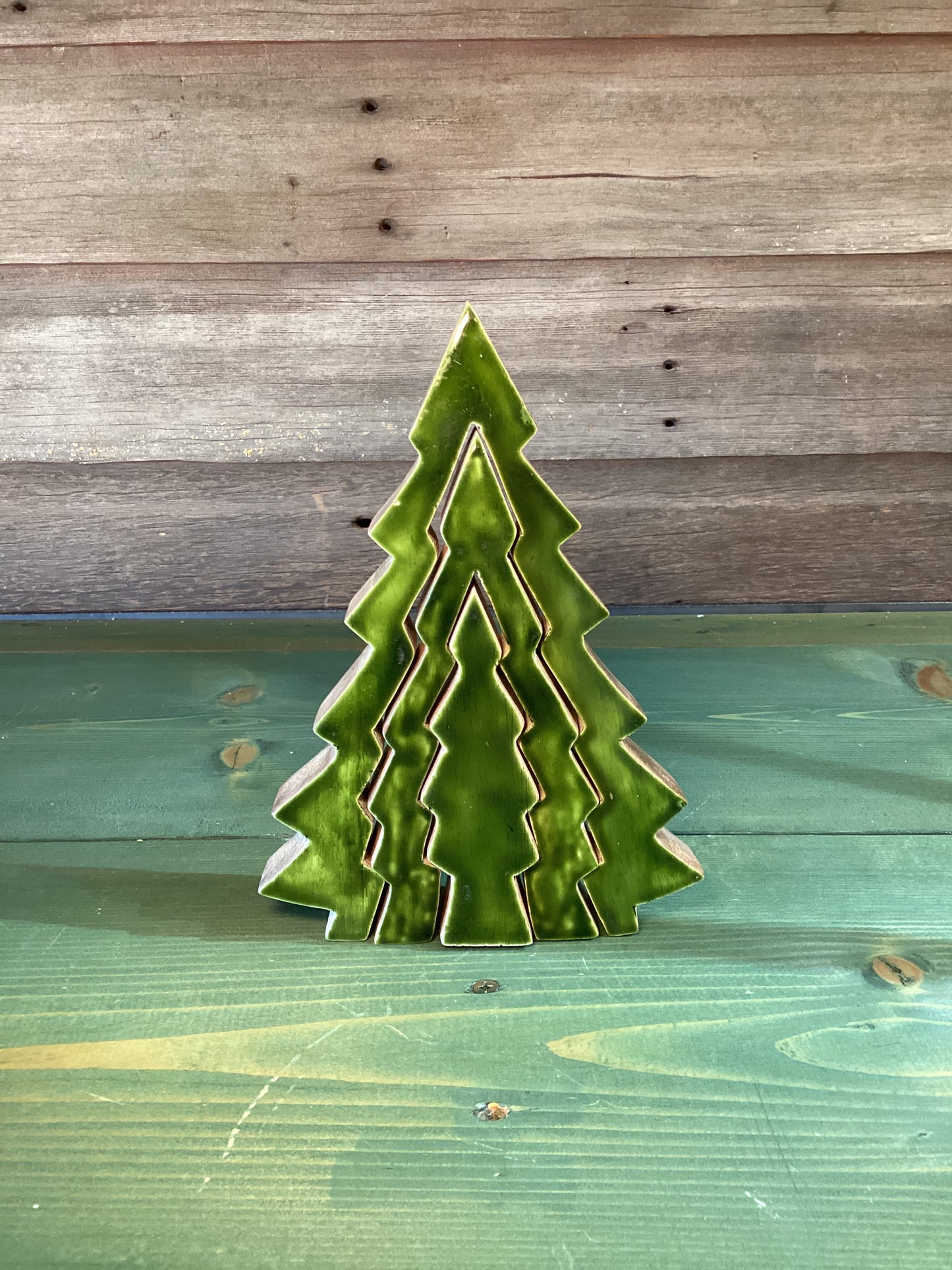 3D Enamel/Wood Green Tree