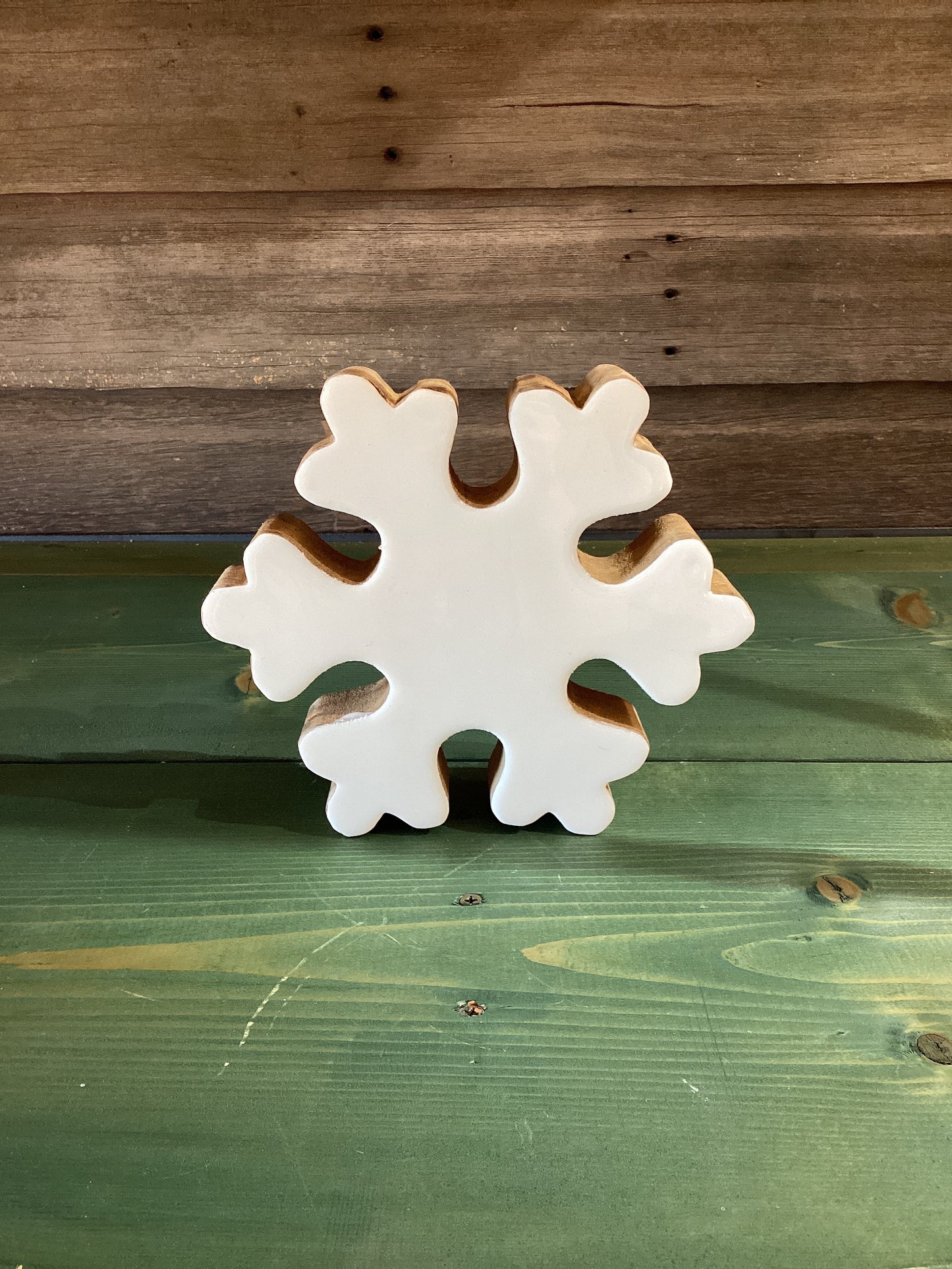 Enamel/Wood Thick Snowflake (lg)