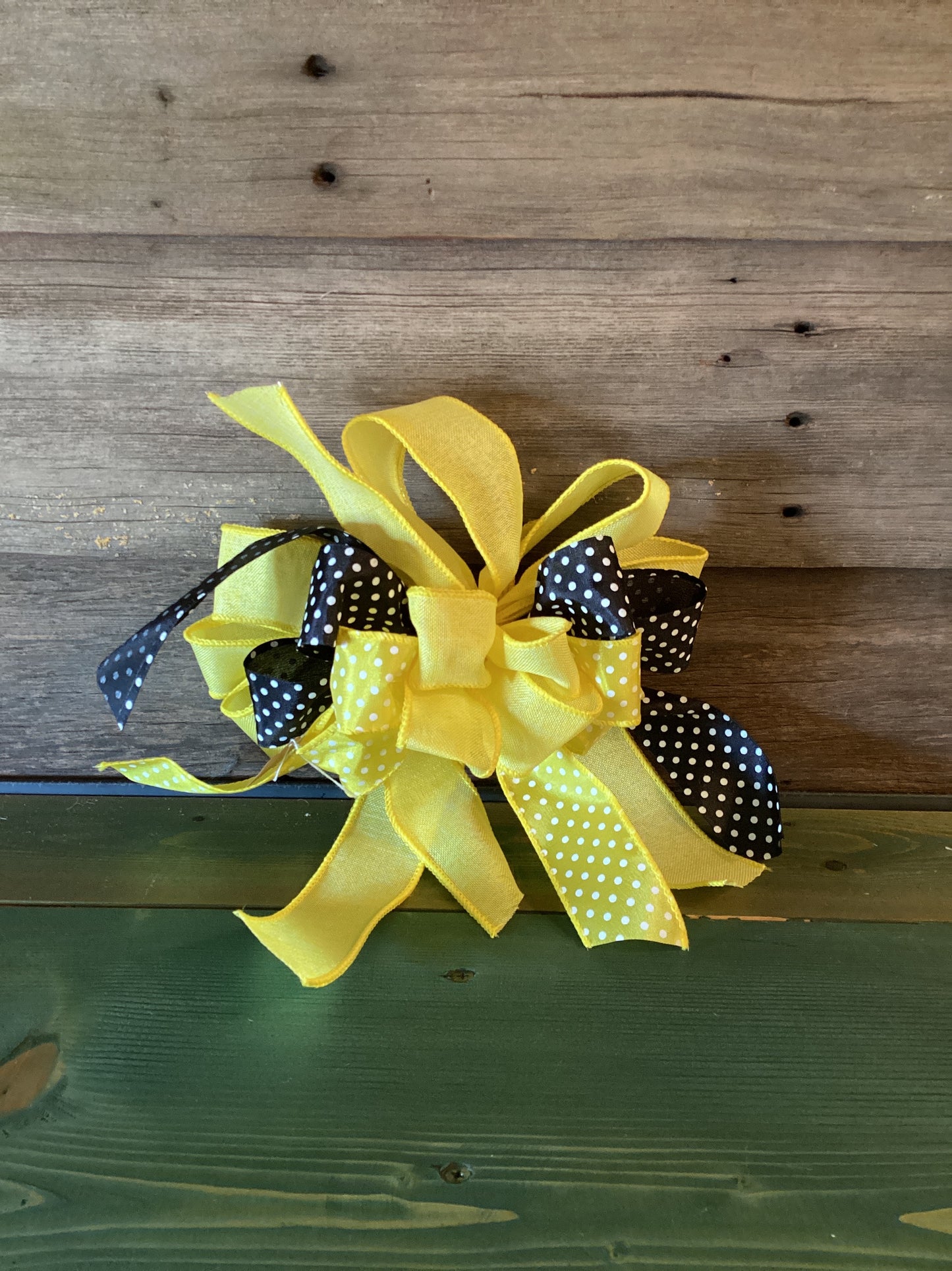 Handmade Bows Large (C/S)