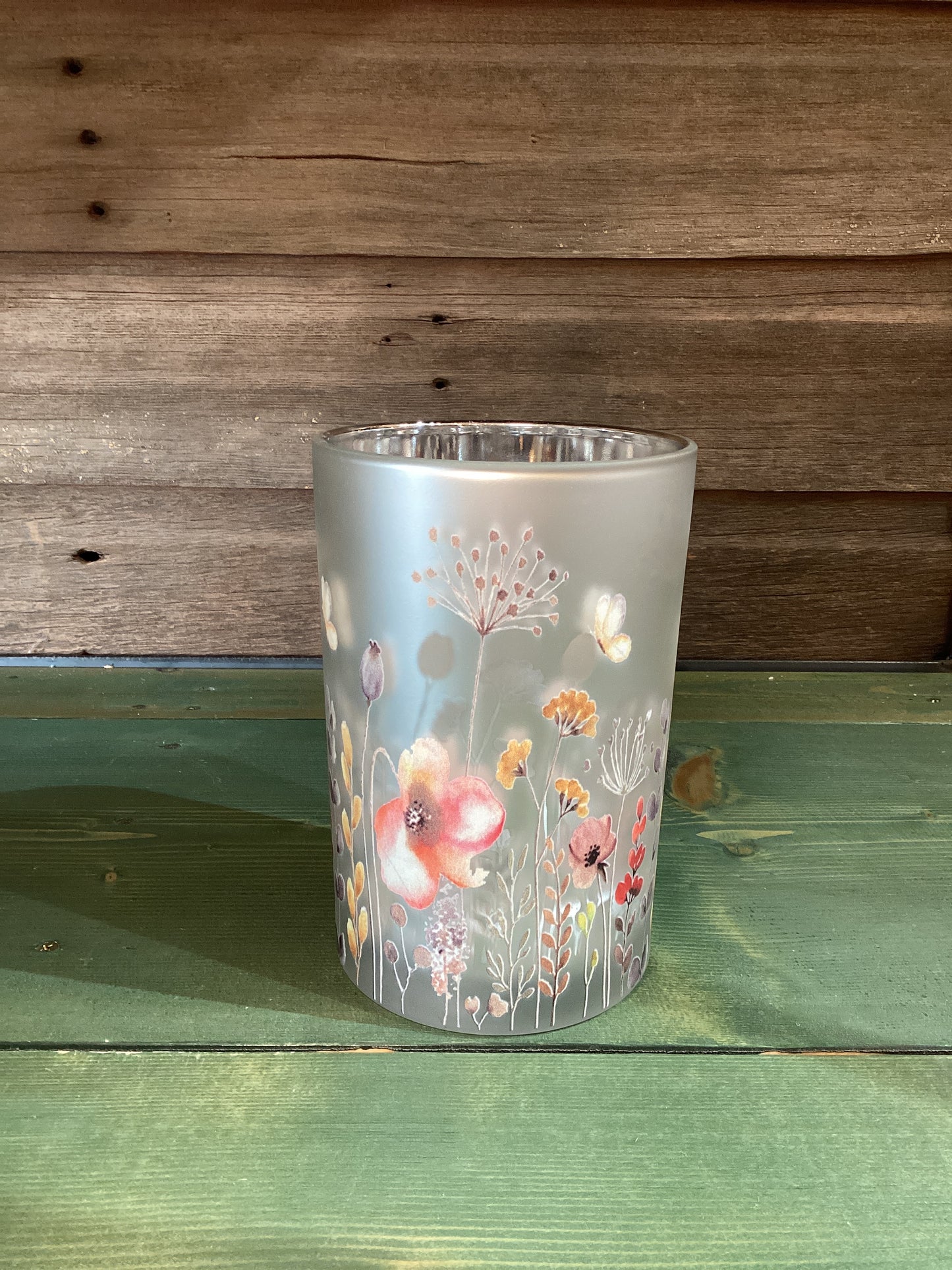 Flowers & Butterflies Hurricane (large)