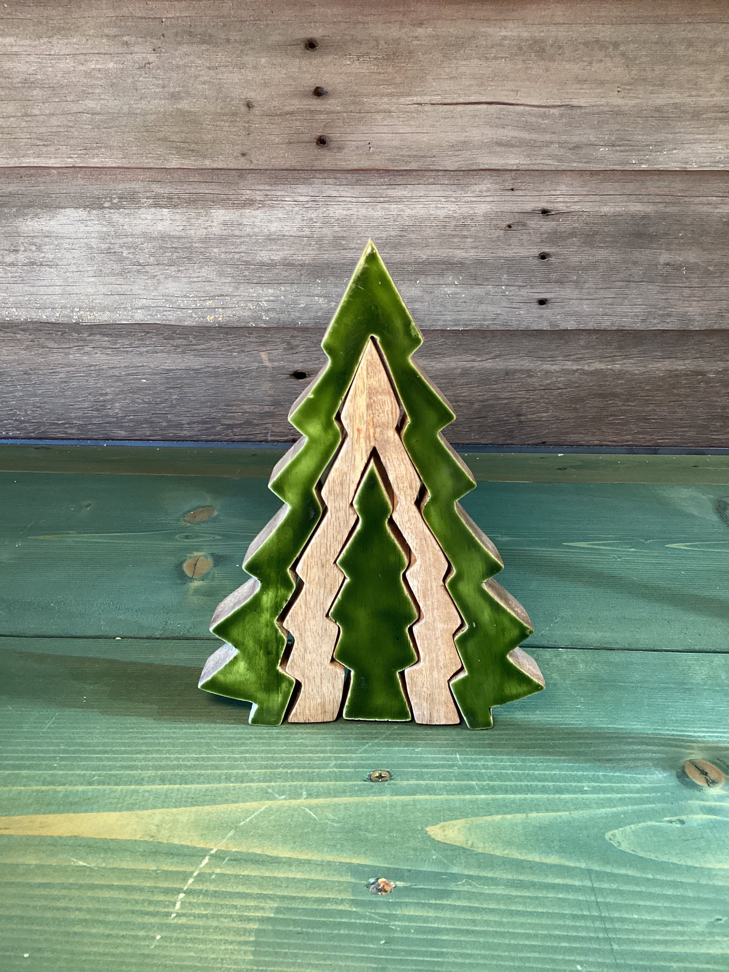 3D Enamel/Wood Green Tree