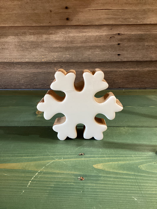 Enamel/Wood Thick Snowflake (med)