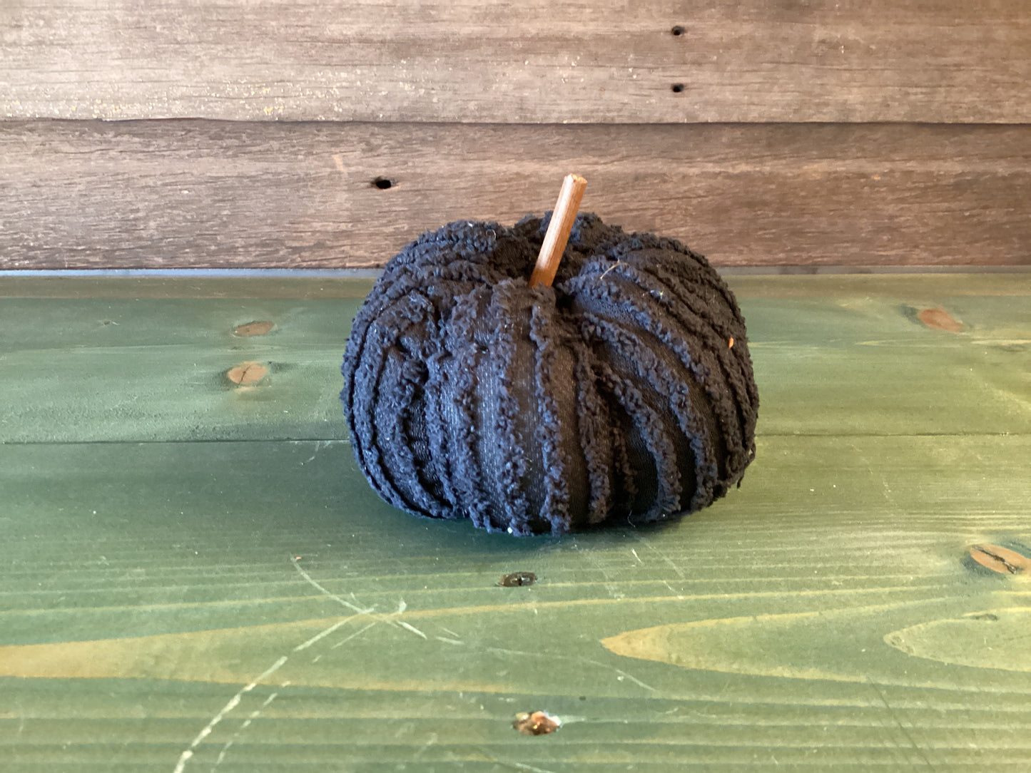 Chenille Black Med Pumpkin