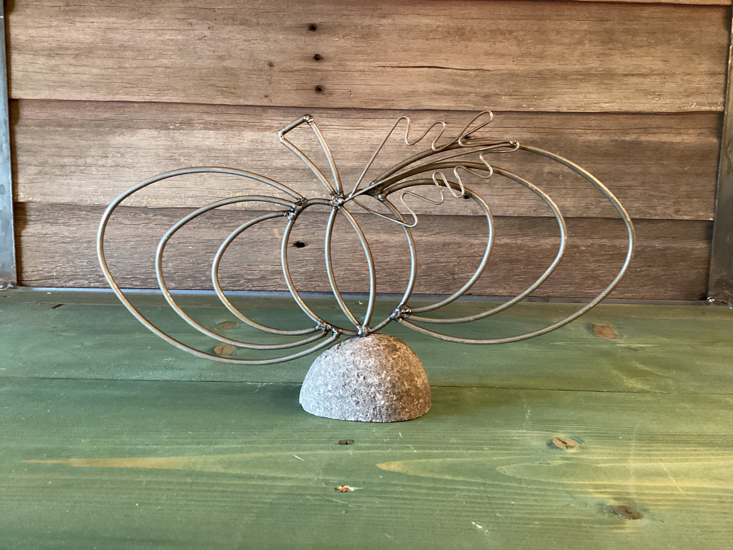 Rock Base Wire Pumpkin (lg)