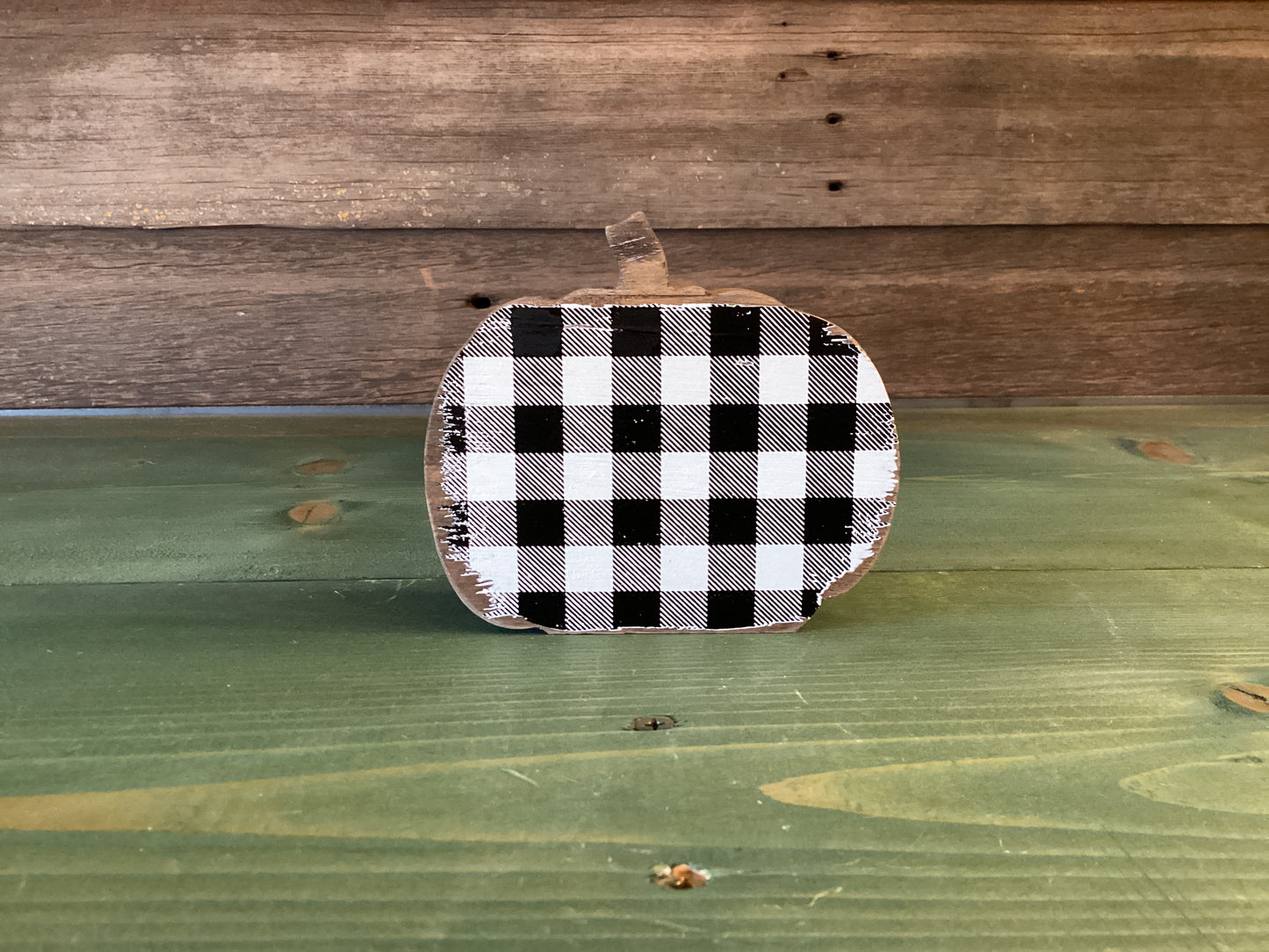 Checkered Black & White Pumpkin (short)