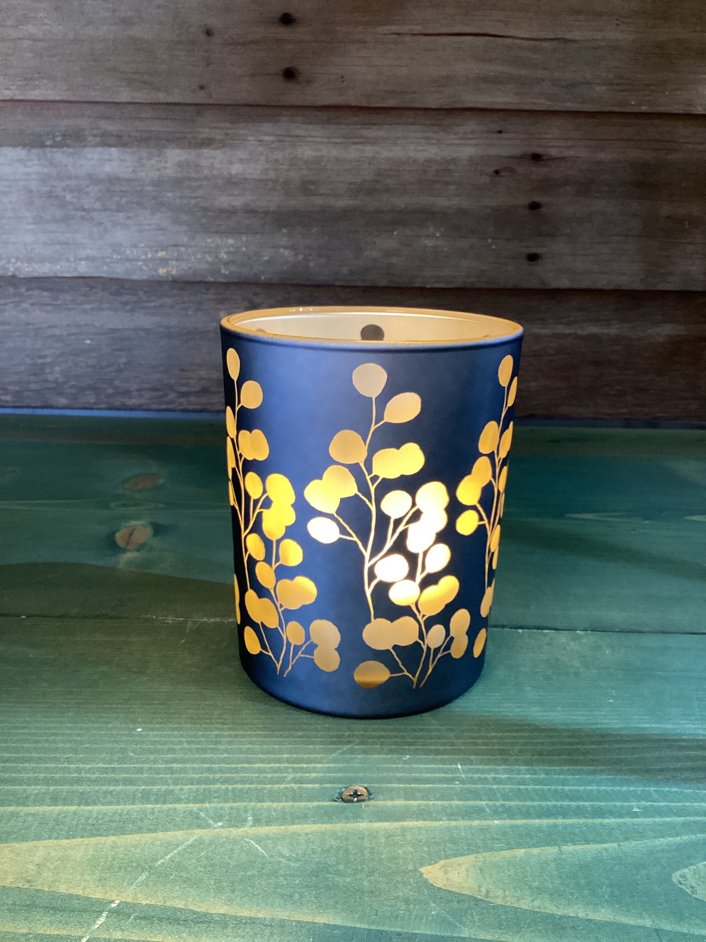 Blue Floral Hurricane (sm)