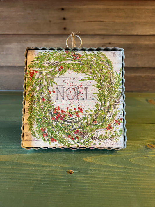 Gallery “Noel" Wreath