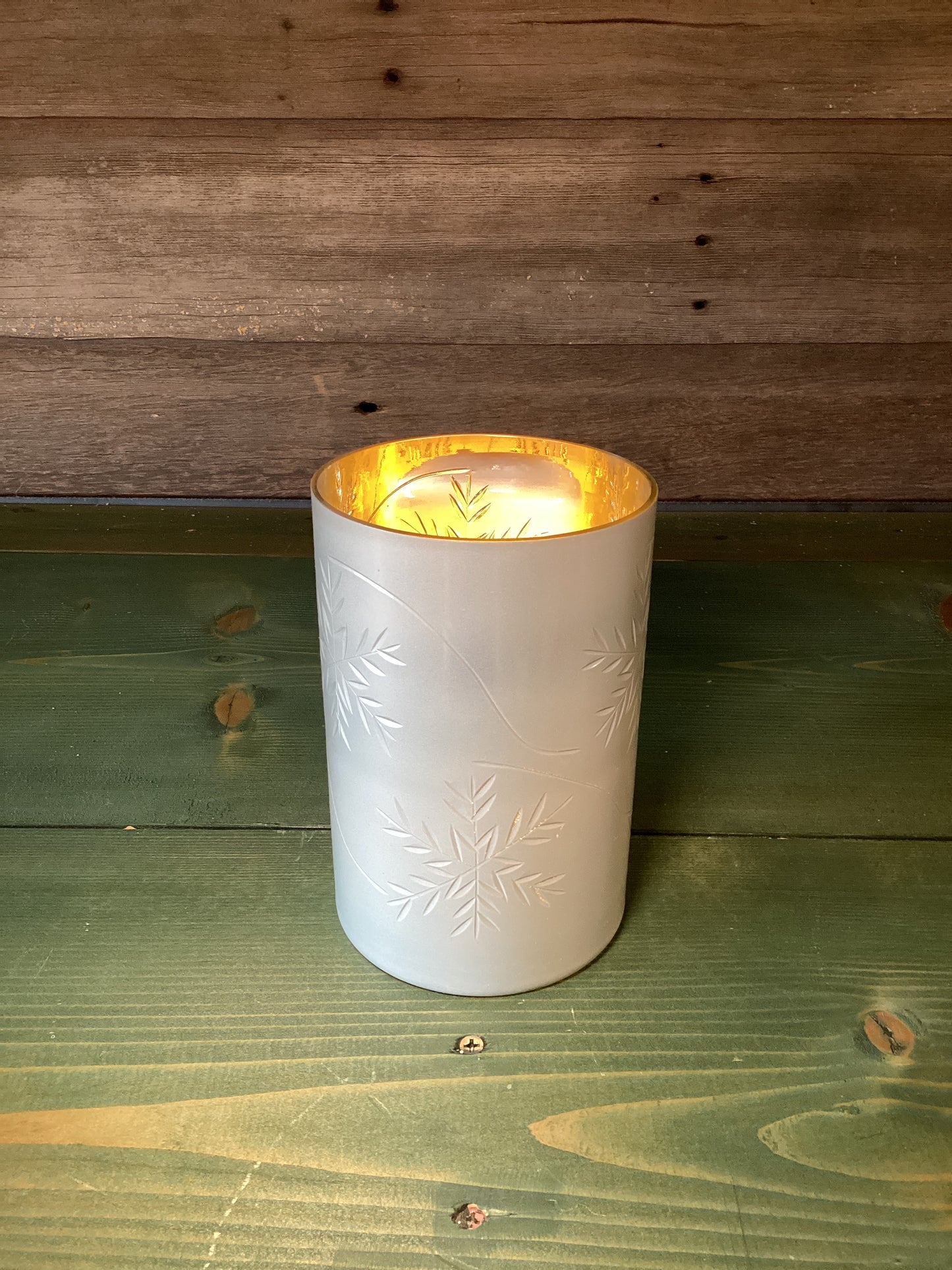 Etched Snowflake Hurricane (sm)